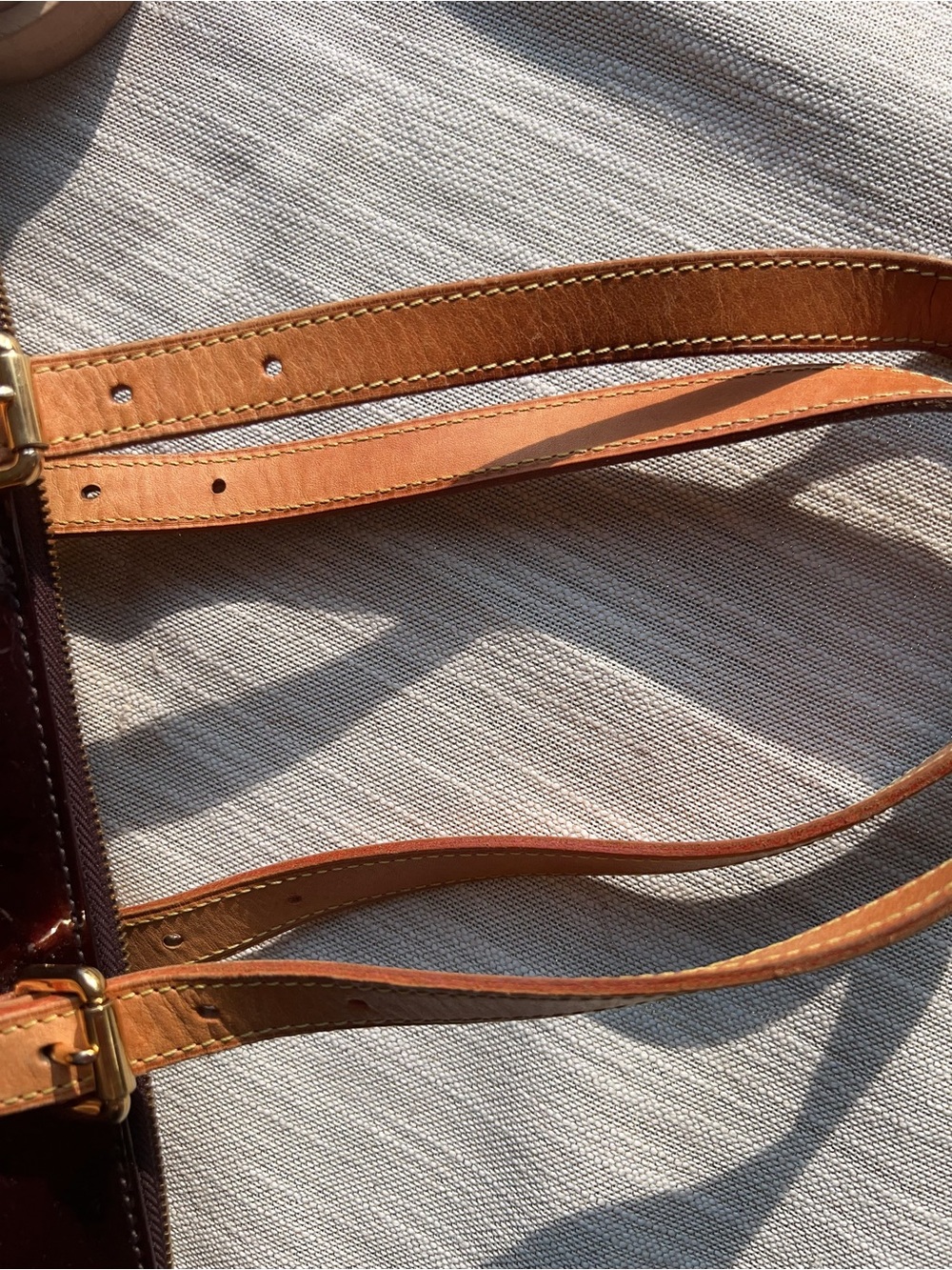 LOUIS VUITTON AMARANTE VERNIS ROSEWOOD AVENUE BAG - Picture 12 of 12